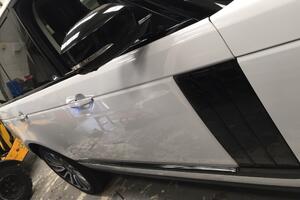 blackout-chrome-delete-package-on-range-rover Chrome Delete